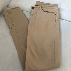 Calvin Klein Women’s Straight Leg Khakis Size 6